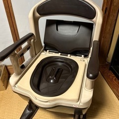 未使用です★介護用ポータブルトイレ★処理袋30枚つき！の画像