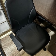 デスクセットとワークチェア