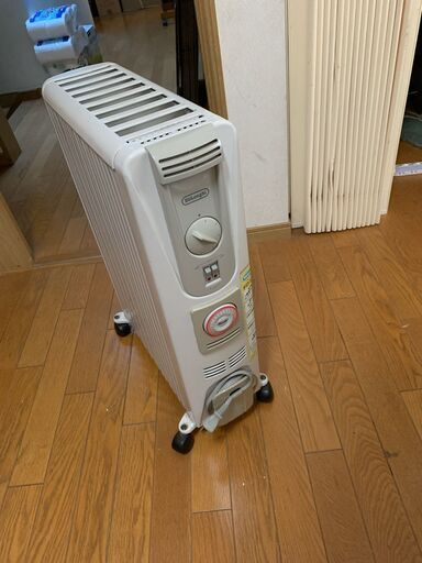 奇麗なデロンギヒーター　100V、1500W