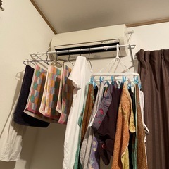 　室内物干し　
伸縮式エアコンハンガーの画像