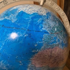 レトロで大きな地球儀
の画像