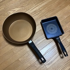 お取引き中⭐︎フライパンと目玉焼きフライパンまとめての画像
