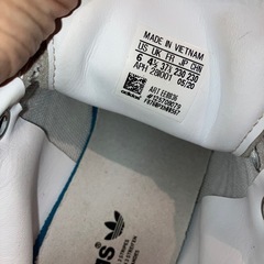 スタンスミス adidas ゴールドロゴ 23.0cm ②
の画像