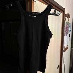 タンクトップ