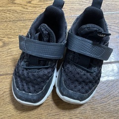 adidasキッズの画像