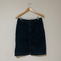 タイトスカート緑