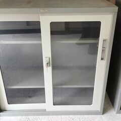 ガラス付キャビネット②　配送可！ 横88cm×奥行40cm×高さ...