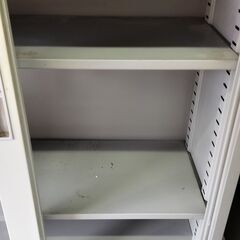 ガラス付キャビネット②　配送可！ 横88cm×奥行40cm×高さ88cm　スチール棚 書庫 棚の画像