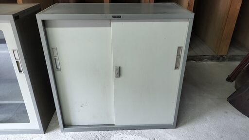 キャビネット　配送可！ 横88cm×奥行40cm×高さ88cm　スチール棚 書庫 棚