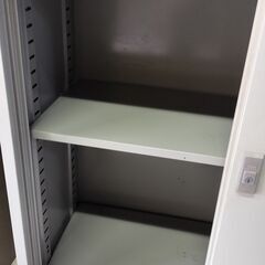 キャビネット　配送可！ 横88cm×奥行40cm×高さ88cm　スチール棚 書庫 棚の画像