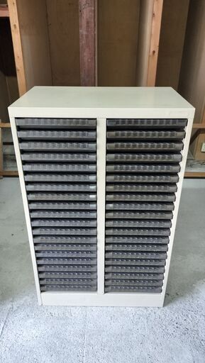 オフィスキャビネット  20段×2列  横55cm×奥行35cm×高さ88cm  パンフレットケース　レターケース