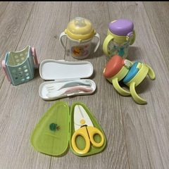 ベビー用品、マグ、切り分けバサミなど