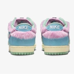 VERDY × Nike SB Dunk Low Pro QS "Visty/Blue Gaze and Enamel Green"の画像