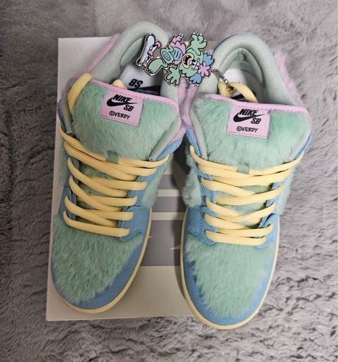 VERDY × Nike SB Dunk Low Pro QS "Visty/Blue Gaze and Enamel Green"