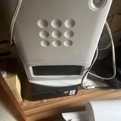 ホワイト セラミックファンヒーター DCH-1301