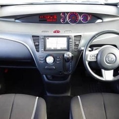 家族や友人と！楽しい思い出をこの車と是非！！後席フリップダウンモニタ－付き！の画像