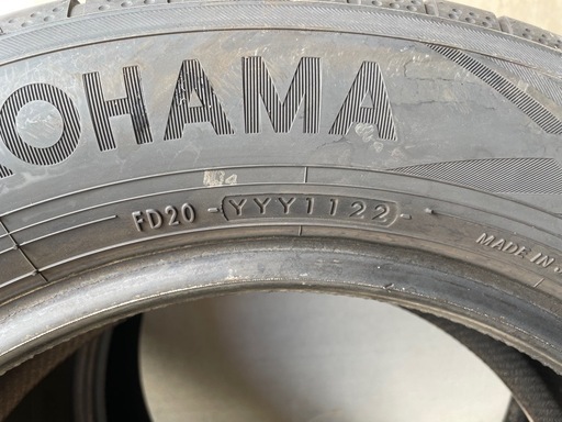 【取引中】夏16インチ 2022年製  ヨコハマBluearth-GT 人気の低燃費タイヤ 205/60R16 中古4本 ノア プリウ