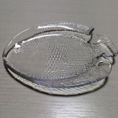 ガラス皿　お魚大少3枚組の画像