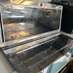 貨物車の道具箱の画像