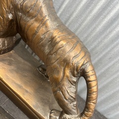 虎の置物 トラ 陶器　の画像