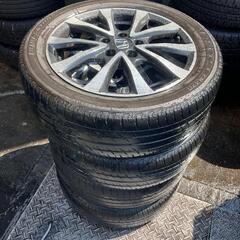 ホンダのキレイなタイヤ付きのアルミ