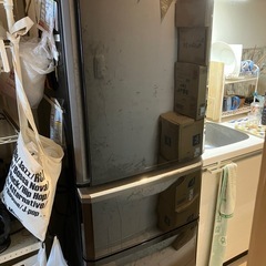 【引き取り限定！あげます！引越し近いので早く！】冷蔵庫