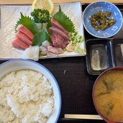 【平成生まれ募集中】毎日いろんなお昼ご飯が食べれて嬉しい!!【現在 1 9 歳 も活躍中】ラック屋♪の画像