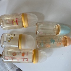 コンビのお尻拭きウォーマー&哺乳瓶（3本は母乳実感）