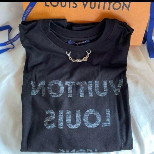 ルイヴィトン  プリントTシャツ タグ付き 新品未使用 サンダルとの2点セットで10万