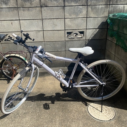 鍵、スマホホルダー、ライト付きクロスバイク