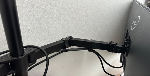 モニタ2台、ドッキングステーション、アームのセット
