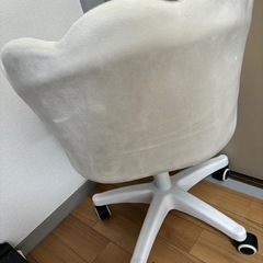 【決まりました】　貝殻型　椅子　オフィスチェア　デスクチェア　昇降機能付き　ホワイト　の画像