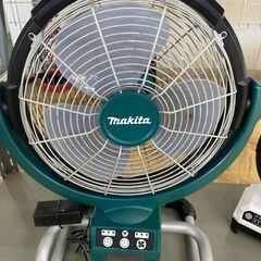 556 充電式産業扇 makita マキタ CF300DZ 本体...
