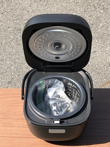 (ジM-151)¥5,500(税込) タイガー マイコンジャー炊飯器3合2023年製 JBS-A055 タイガー、低温調理やレトルト温めもできる3合炊きマイコンジャー炊飯 