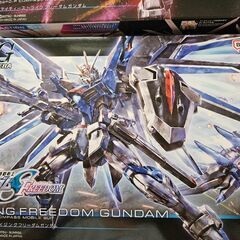 新品フリーダムガンダムセットの画像