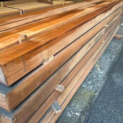 【99％OFF!!・処分価格】天然木ウッドデッキ材　カポール　バンドル売り　材木　90mm*90mm*2700mm～3000mm 36枚入りの画像