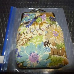 （管理A-6)花がら小物がま口ポーチ（10×12cm）未使用品の画像