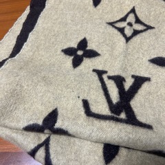 LOUIS VUITTON マフラーの画像