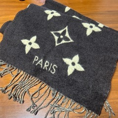 LOUIS VUITTON マフラーの画像