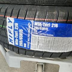 【新品 組替込み】スタッドレスタイヤ 205/65R15 ４本セット 組替え作業コミコミ価格の画像