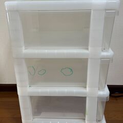 ニトリ　ローラー付き収納ケースの画像