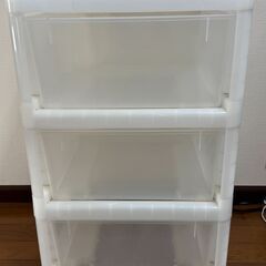 ニトリ　ローラー付き収納ケースの画像