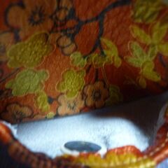 （管理A -５）本皮金更紗小銭入れ(9×6.5cm）未使用品の画像