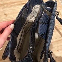 Guess ショルダーバッグ　デニムの画像