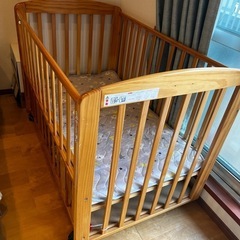 ベビーベッド 木製, baby bed with wheels,婴儿床の画像