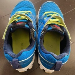 Reebokのスニーカー19センチの画像