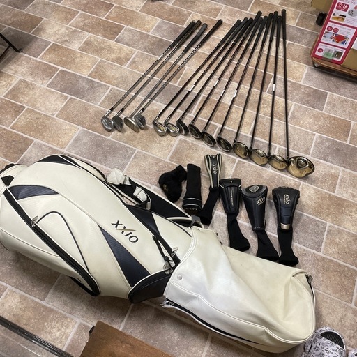 ゴルフクラブ 右利きおまとめセット！【XXIO】ゼクシオプライム ドライバー　アイアン キャディバッグ などなど！