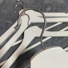 IKEA木製ハンガー20本の画像