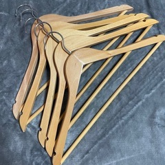 IKEA木製ハンガー20本の画像