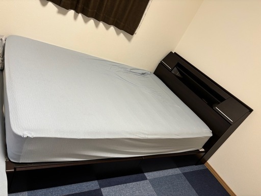 【お譲り決定しました】ダブルベッド フレーム